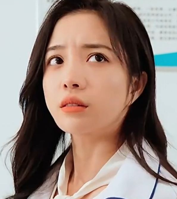 贬值之美女主播爱上我全集