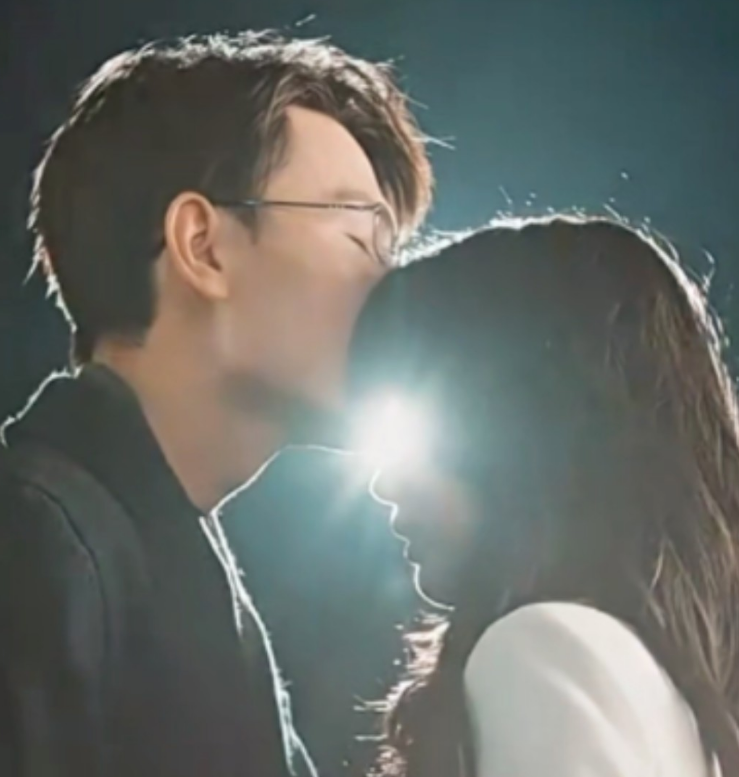 谁摘了傅总的蔷薇全集